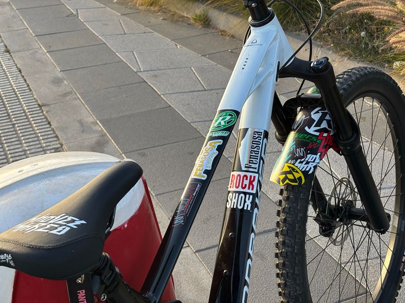 Used Mondraker RAZE 2023 2023 Mountainbike, Black, 29 — image 19 of 21