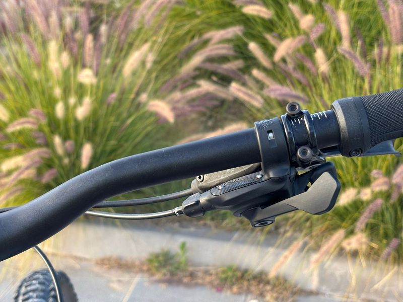 Used Mondraker RAZE 2023 2023 Mountainbike, Black, 29 — image 6 of 21