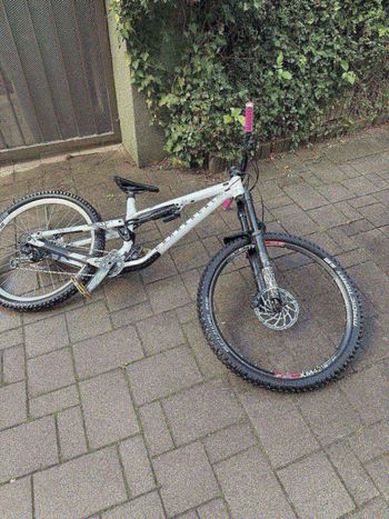 Used Commencal META SX Shimano SLX 2025 Mountainbike, White — image 10 of 10
