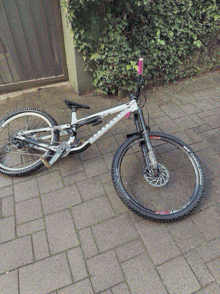 Used Commencal META SX Shimano SLX 2025 Mountainbike, White — image 10 of 10