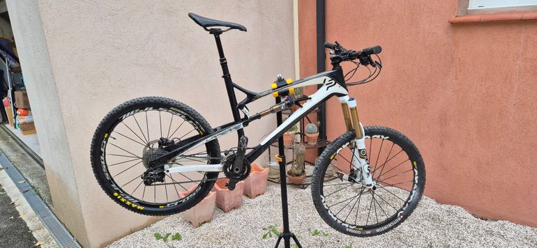 Used Lapierre ZESTY 914 Full Carbone - Traitement Kashima 2013 Mountainbike — image 1 of 10