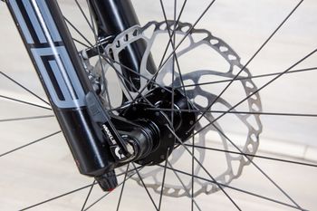 Used Yeti SB150 Custom Build 2025 Mountainbike, Blue — image 13 of 20