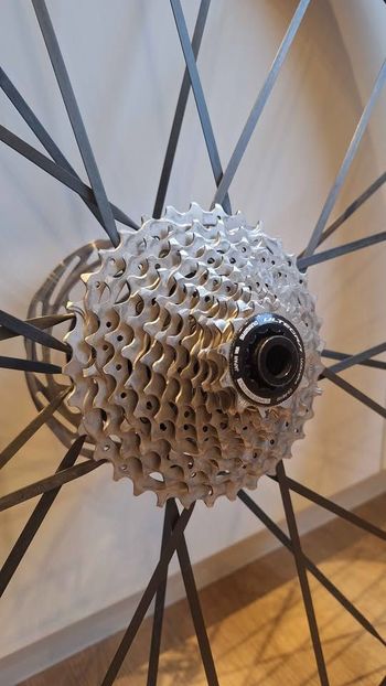 Used Giant TCR Advanced Pro 0 Di2 2025 2025 Road & Gravel, Azul — image 6 of 8