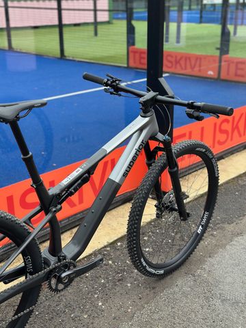 Used Superior Xf Shimano Deore XT Di2 2026 Mountainbike, Light Gray — image 8 of 9