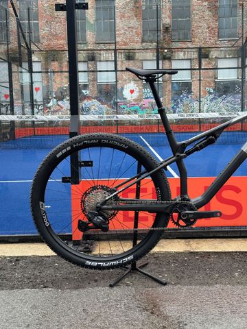 Used Superior Xf Shimano Deore XT Di2 2026 Mountainbike, Light Gray — image 3 of 9