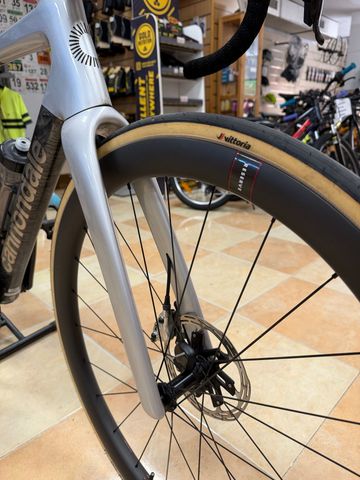 Tweedehands Cannondale Supersix SRAM Red eTap AXS 2025 Road & Gravel — afbeelding 40 van 43