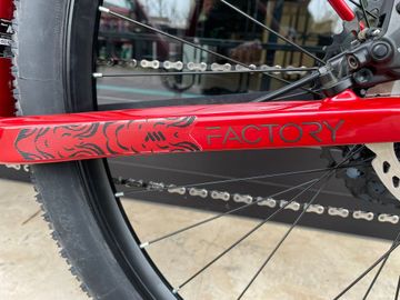 Used Megamo FACTORY 07 2022 2022 Mountainbike, Red, 29 — image 8 of 17