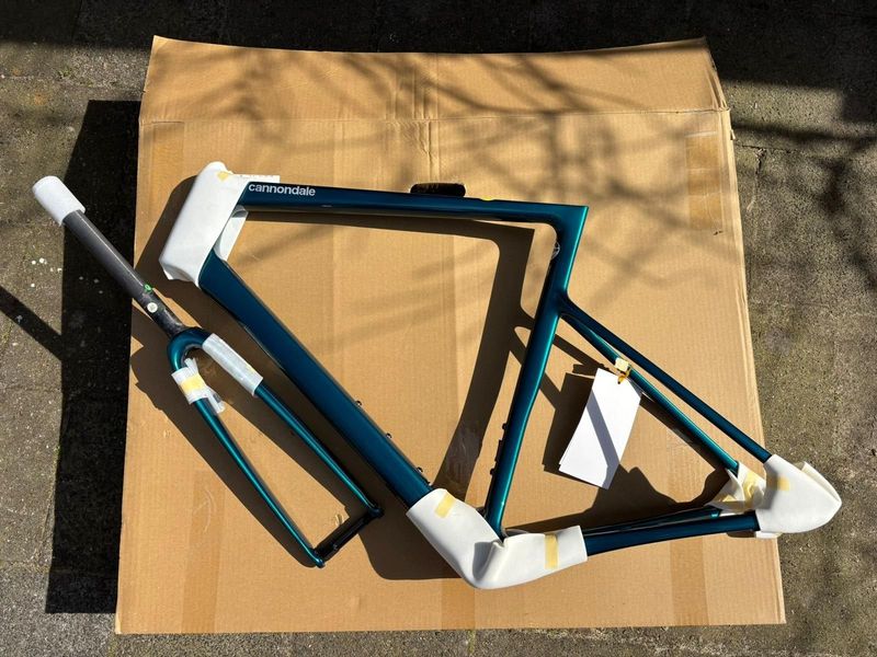 Używany Cannondale SuperSix EVO Hi-Mod Carbon Frame 2022 Frameset 2022 Road & Gravel