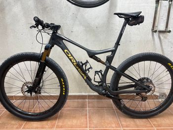 Used Orbea Oiz Shimano Deore XT 2019 Mountainbike, Black — image 1 of 3