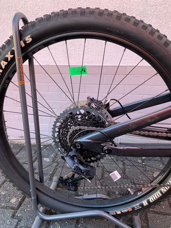 Used Cannondale Moterra Neo Carbon 2 2021 2021 Mountainbike, Gris claro — image 3 of 4