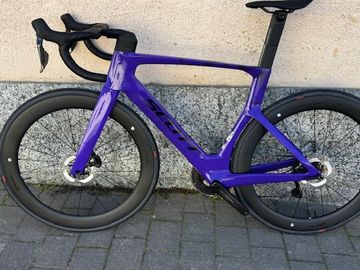 Scott Foil RC 10 2025 2025 Road & Gravel usato, Viola — immagine 2 di 4