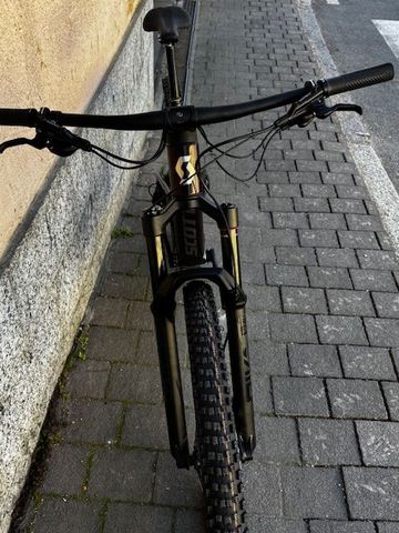 Used Scott Spark 940 2025 2025 Mountainbike, Red, 29 — image 3 of 4