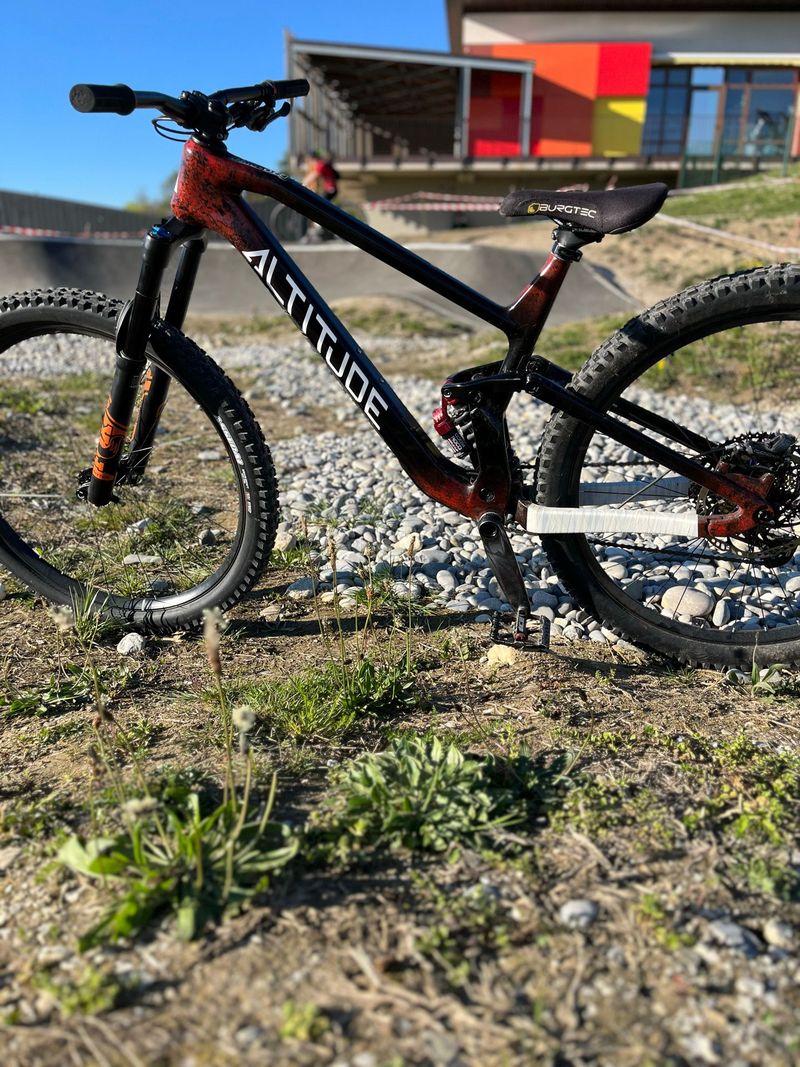 Used ALTITUDE Custom SRAM GX Eagle 2025 MTB