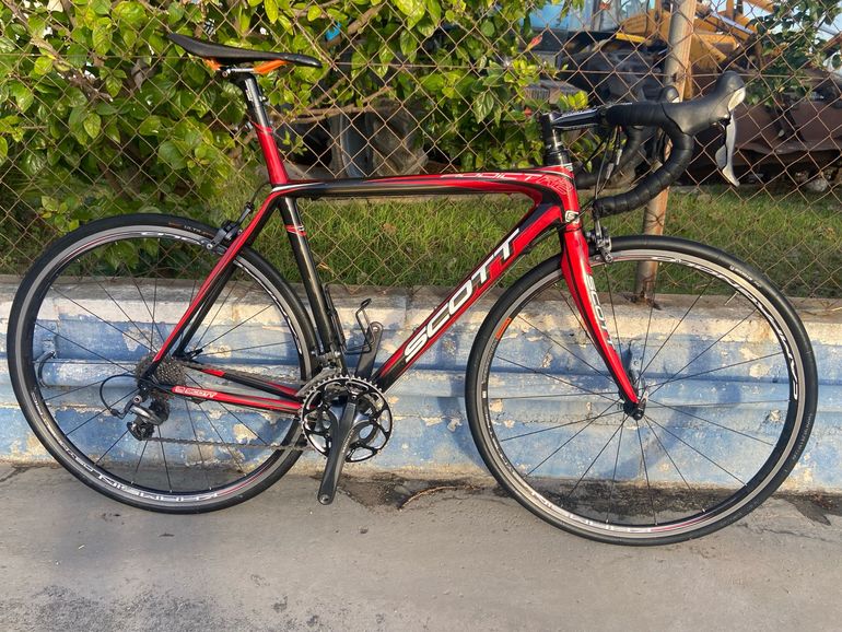 Used Scott Addict Shimano Ultegra 2018 Road & Gravel, Red — image 1 of 6
