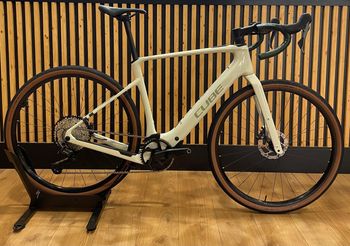 CUBE, NUROAD HYBRID C:62, RACE 400X 2025