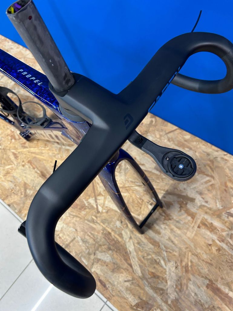 Used Giant Propel Advanced SL Frameset 2026 Frameset 2026 Road & Gravel, Blu — image 6 of 7