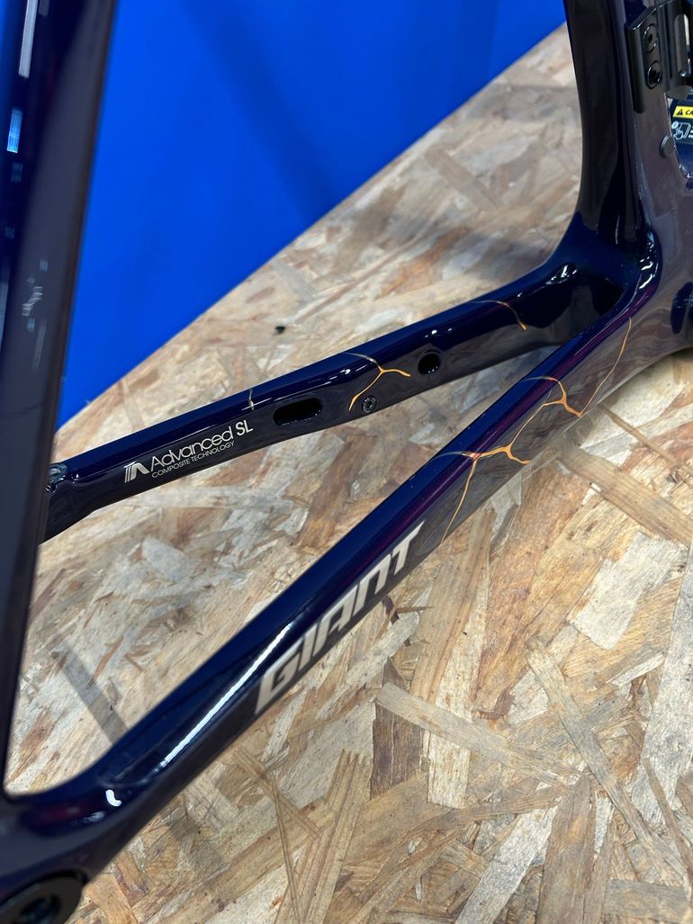 Used Giant Propel Advanced SL Frameset 2026 Frameset 2026 Road & Gravel, Blu — image 3 of 7