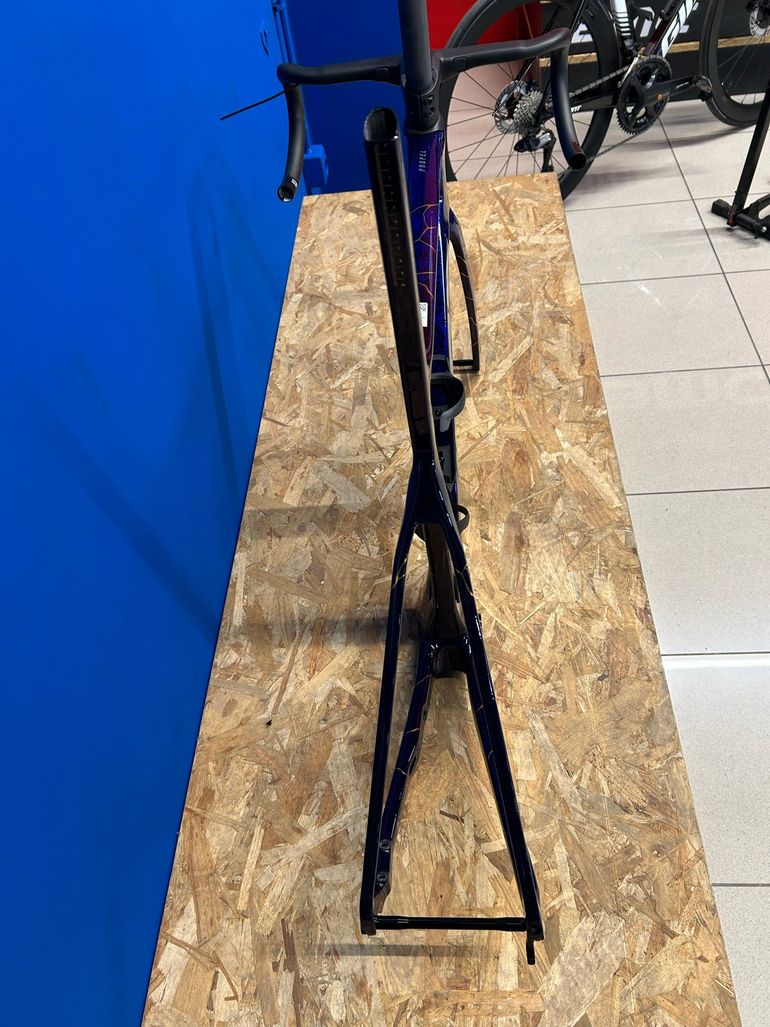 Used Giant Propel Advanced SL Frameset 2026 Frameset 2026 Road & Gravel, Blu — image 7 of 7