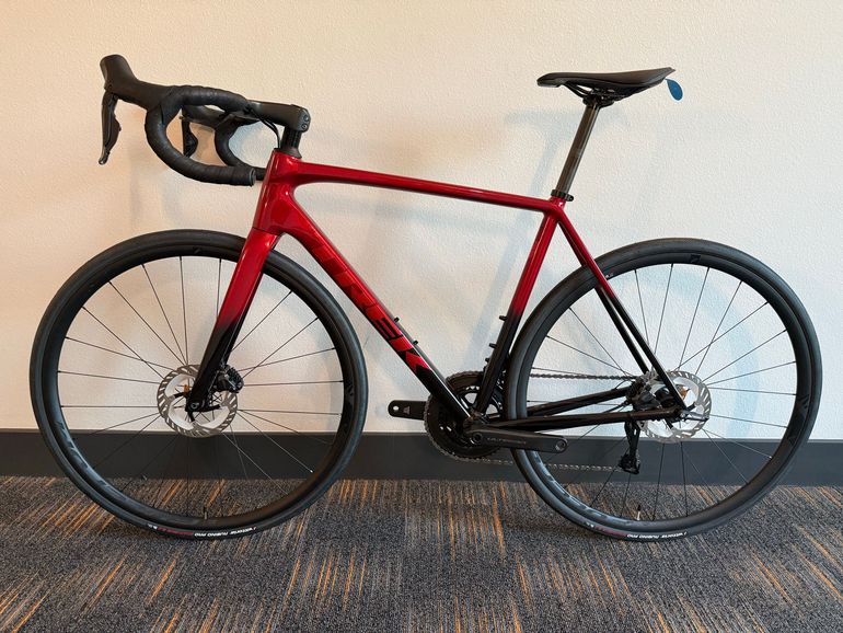 Used Trek Emonda ALR 7 2025 2025 Road & Gravel, Red — image 6 of 8