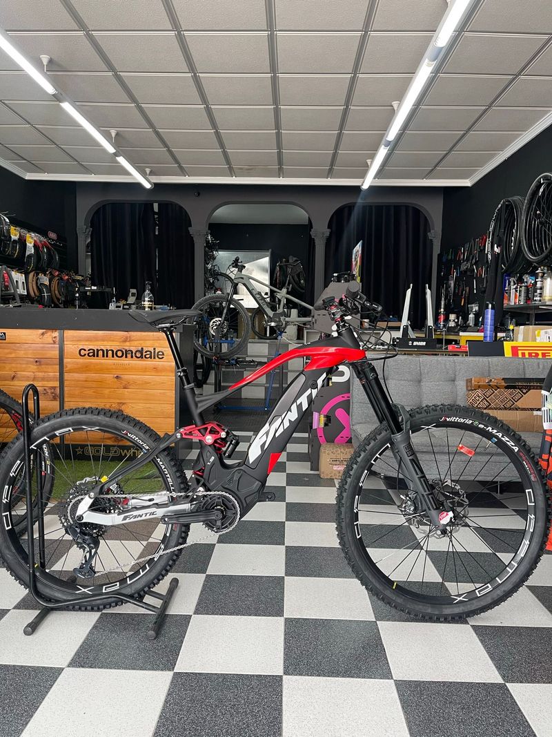 Used Fantic XEF 1.9 Carbon Team 2025 2025 MTB