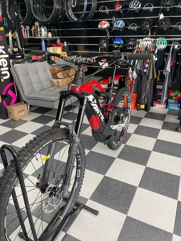 Brugt Fantic XEF 1.9 Carbon Team 2025 2025 Mountainbike — billede 4 af 5