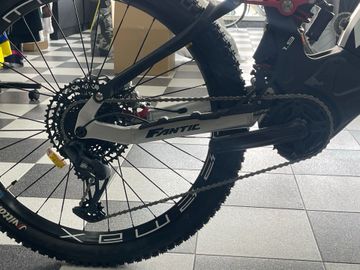 Brugt Fantic XEF 1.9 Carbon Team 2025 2025 Mountainbike — billede 3 af 5