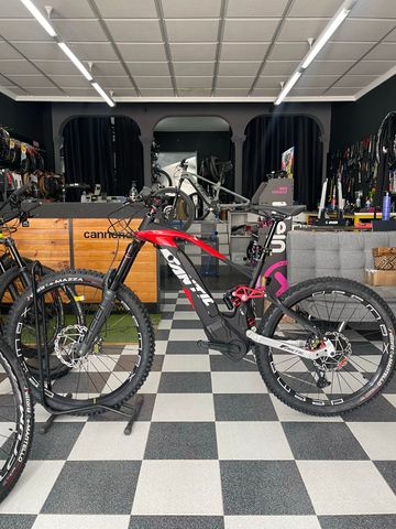 Brugt Fantic XEF 1.9 Carbon Team 2025 2025 Mountainbike — billede 2 af 5