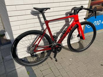 Used Giant Propel Advanced 2 2024 2024 Road & Gravel, Red — image 1 of 13