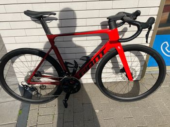 Used Giant Propel Advanced 2 2024 2024 Road & Gravel, Red — image 4 of 13