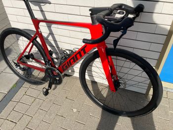 Used Giant Propel Advanced 2 2024 2024 Road & Gravel, Red — image 6 of 13