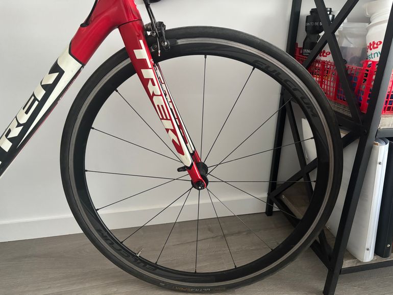 Used Trek Madone 5.2 H2 Compact 2014 2014 Road & Gravel, Red — image 2 of 3
