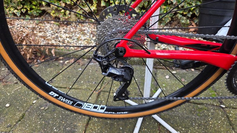 Used SUPERIOR BIKES Custom Shimano 105 2023 Road & Gravel, Red — image 9 of 10