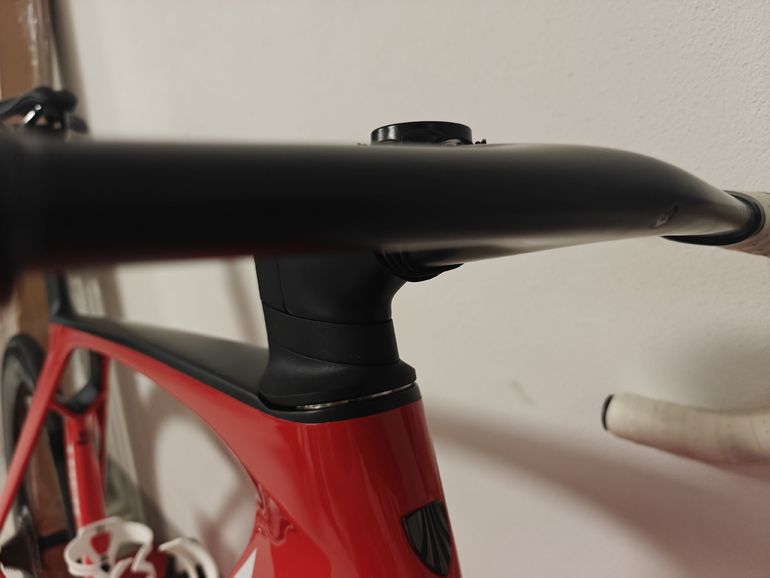 Brugt Trek Madone SRAM Red eTap AXS 2024 Road & Gravel — billede 17 af 20
