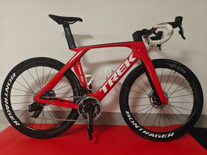 Brugt Trek Madone SRAM Red eTap AXS 2024 Road & Gravel