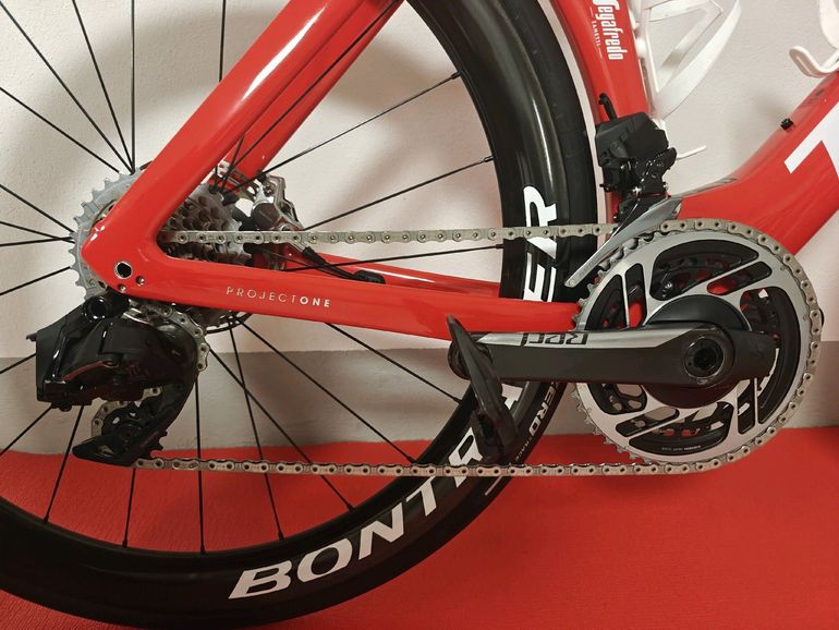 Brugt Trek Madone SRAM Red eTap AXS 2024 Road & Gravel — billede 12 af 20
