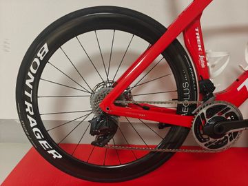 Brugt Trek Madone SRAM Red eTap AXS 2024 Road & Gravel — billede 5 af 20