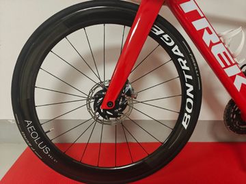 Brugt Trek Madone SRAM Red eTap AXS 2024 Road & Gravel — billede 8 af 20