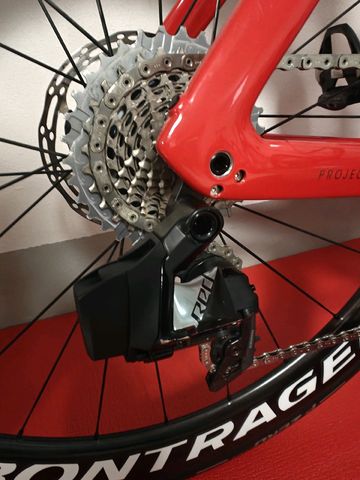 Brugt Trek Madone SRAM Red eTap AXS 2024 Road & Gravel — billede 14 af 20