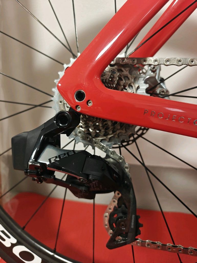 Brugt Trek Madone SRAM Red eTap AXS 2024 Road & Gravel — billede 18 af 20