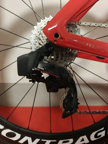 Brugt Trek Madone SRAM Red eTap AXS 2024 Road & Gravel — billede 13 af 20