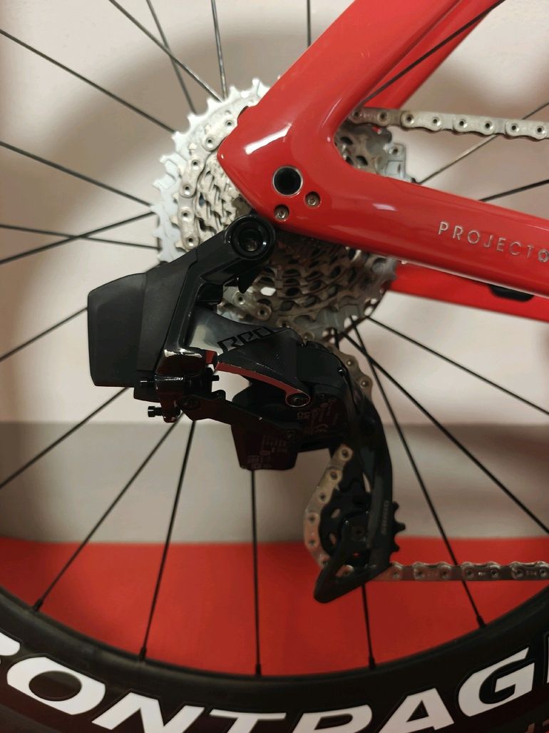Brugt Trek Madone SRAM Red eTap AXS 2024 Road & Gravel — billede 13 af 20