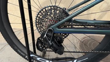 Used Specialized Epic 8 Pro 2025 2025 Mountainbike, Blue, 29 — image 16 of 38