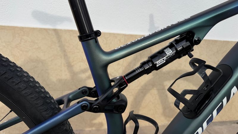 Used Specialized Epic 8 Pro 2025 2025 Mountainbike, Blue, 29 — image 20 of 38