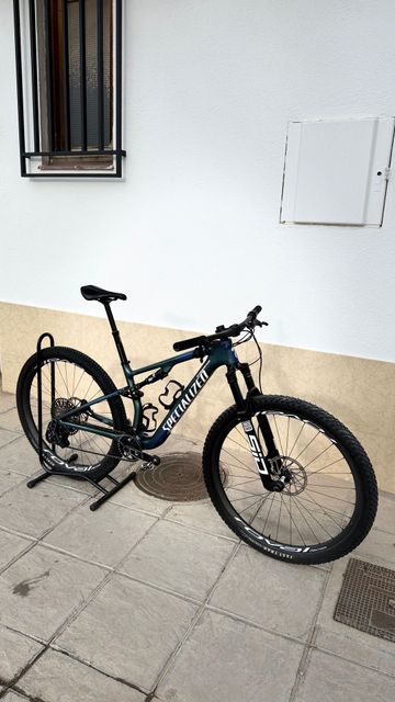 Used Specialized Epic 8 Pro 2025 2025 Mountainbike, Blue, 29 — image 2 of 38