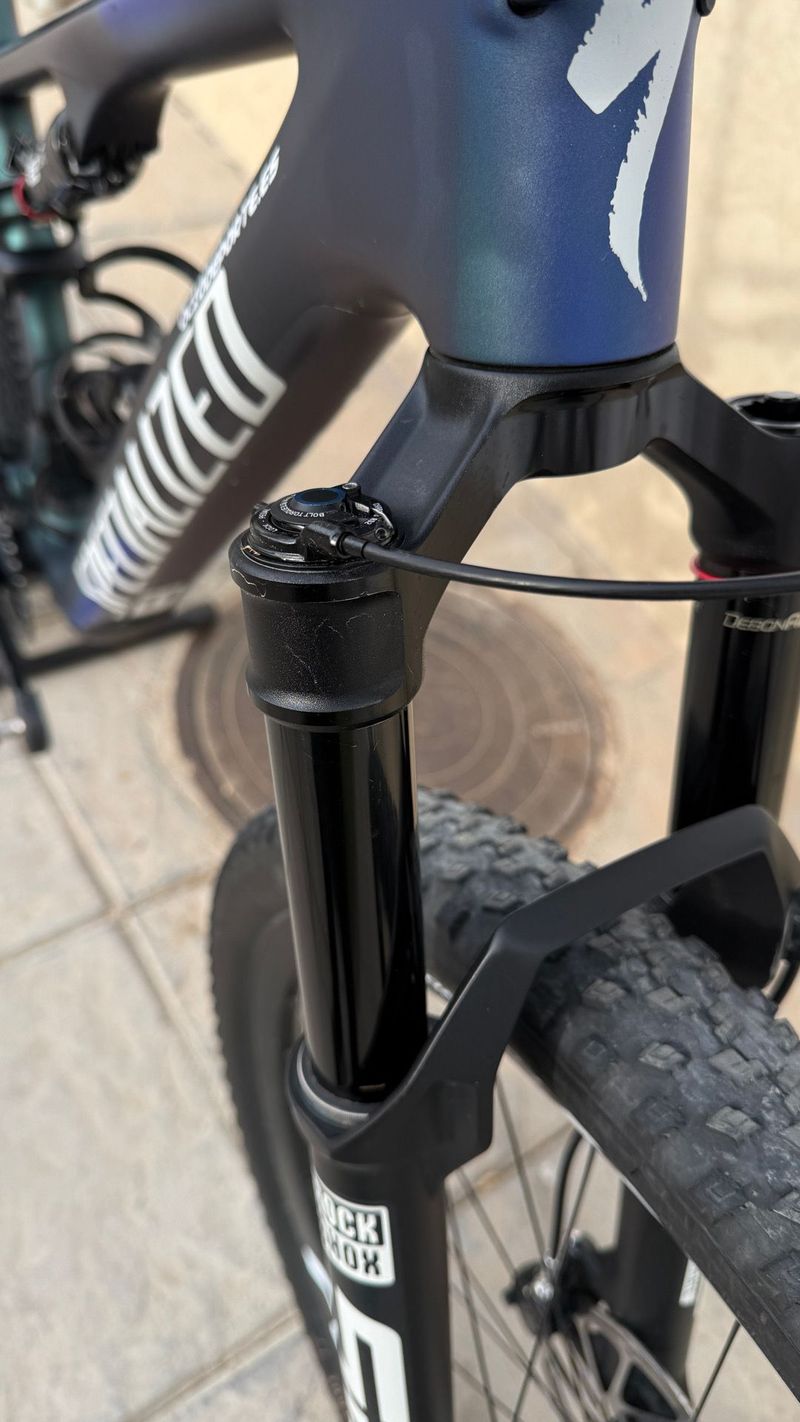 Used Specialized Epic 8 Pro 2025 2025 Mountainbike, Blue, 29 — image 6 of 38