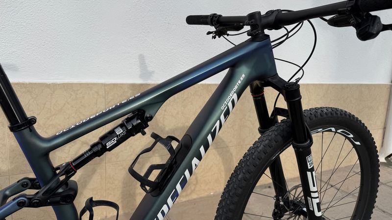 Used Specialized Epic 8 Pro 2025 2025 Mountainbike, Blue, 29 — image 19 of 38