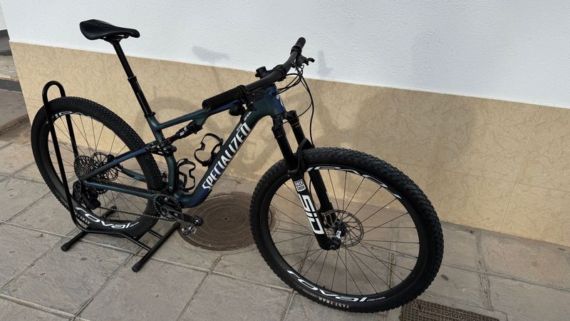 Used Specialized Epic 8 Pro 2025 2025 Mountainbike, Blue, 29 — image 4 of 38