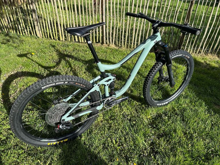 Used Giant Reign SRAM GX Eagle AXS (T-Type) 2020 Mountainbike, Hellgrau — image 2 of 11