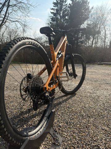 Tweedehands Canyon Torque 27.5 CF 7 2023 2023 Mountainbike — afbeelding 4 van 5