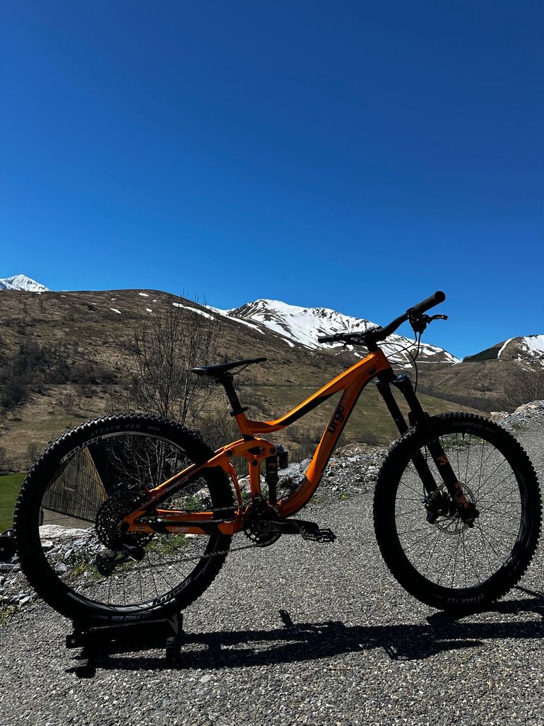 Used Giant Reign 1 2019 2019 Mountainbike — image 1 of 8